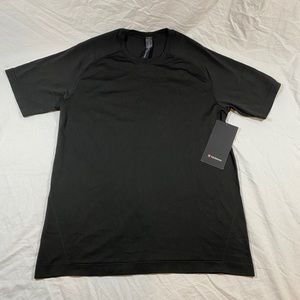 Lululemon Metal vent tech shirt